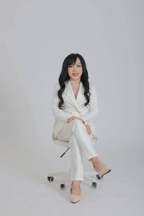 คุณสิริน วีระกิจ